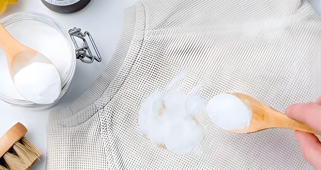 How to Remove Tough Stains Without Damaging Fabric Easily at Home